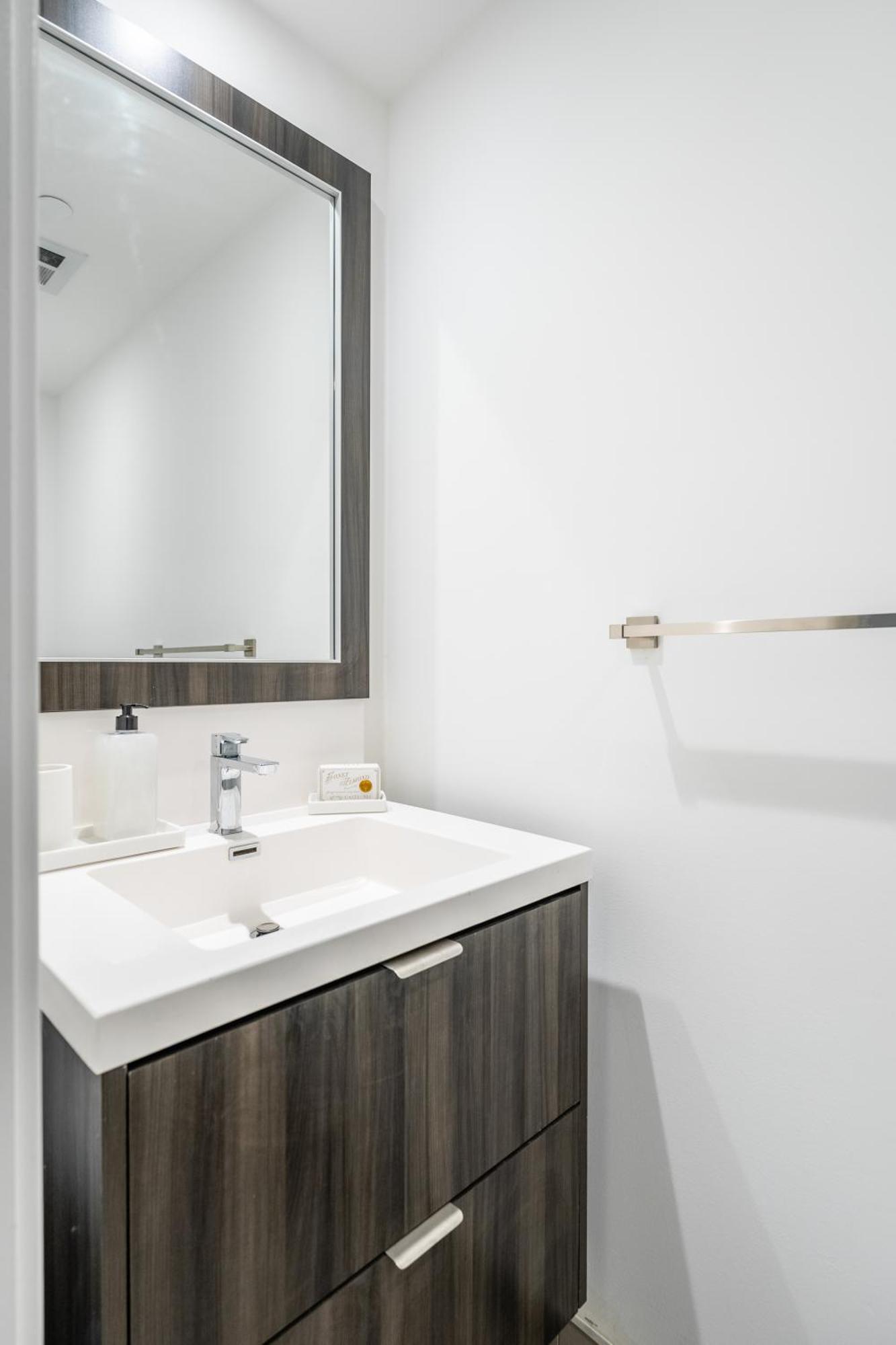 Spacious Corner Apartment Downtown Toronto Exteriér fotografie