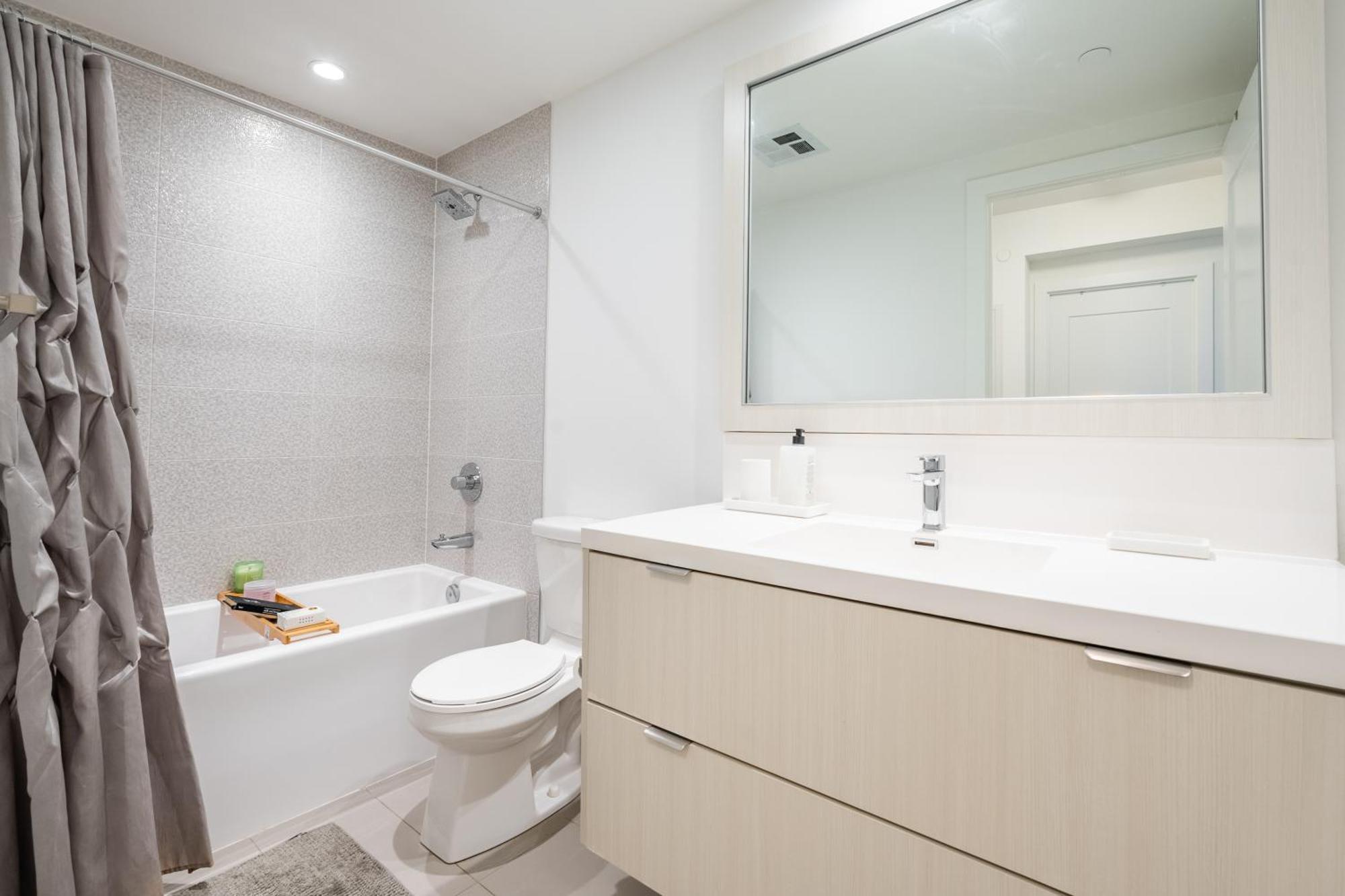 Spacious Corner Apartment Downtown Toronto Exteriér fotografie